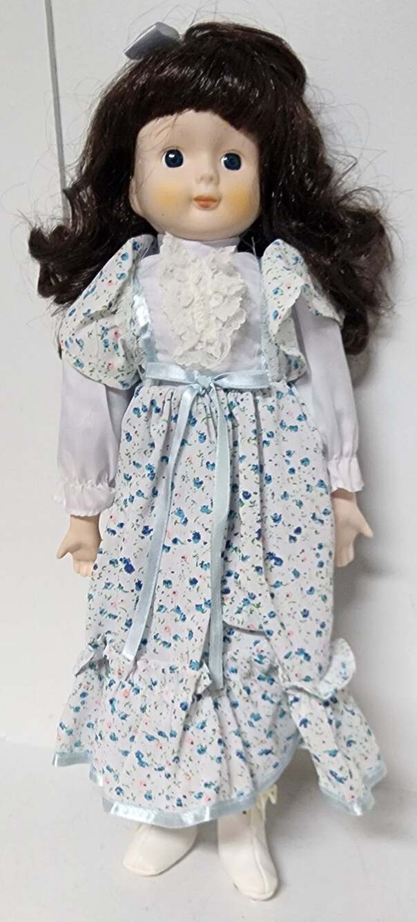 Vintage 16" Heirloom Porcelain Doll “Vicky” TH‑39 w/ Original Box – Floral Dress